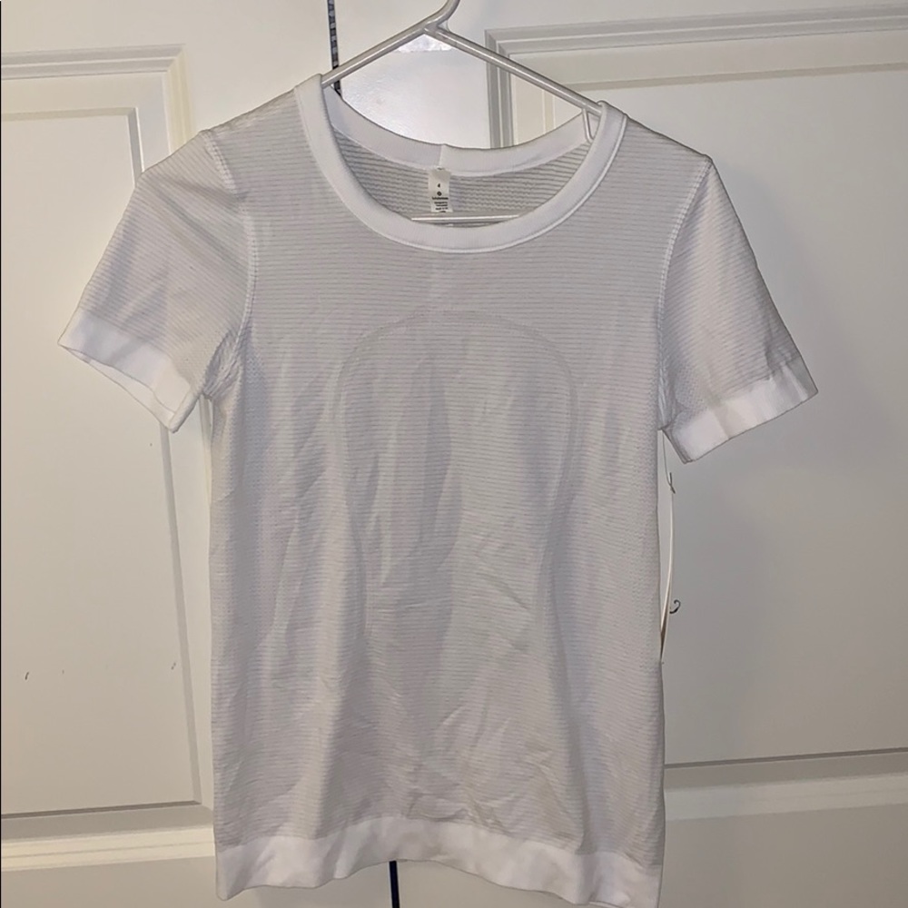 Lulu lemon white tee